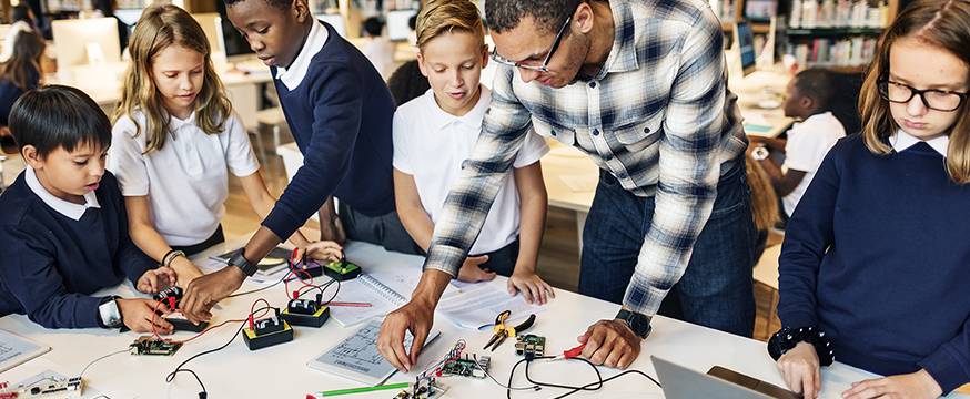 Turning theory into practice: Teaching STEM to primary students