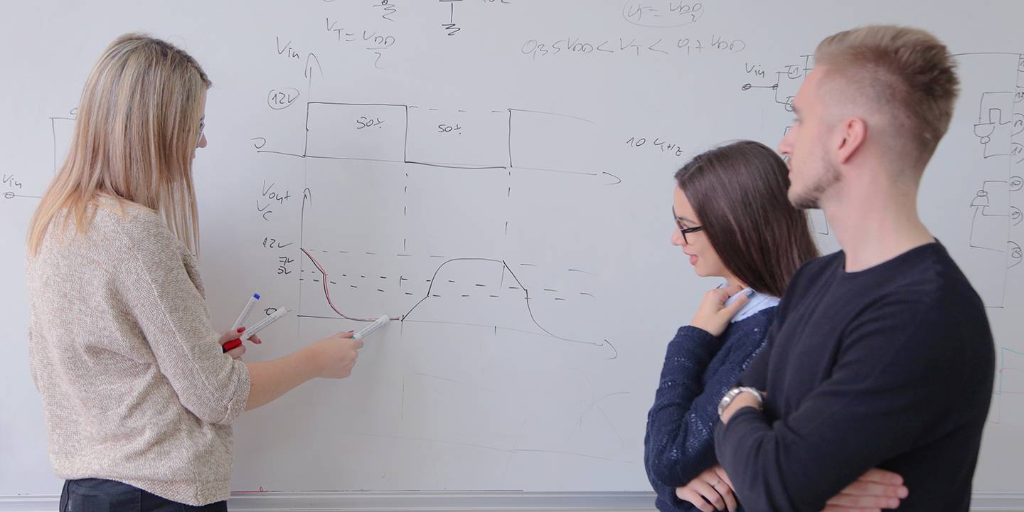 Exploring Year 12 maths performance and university achievement